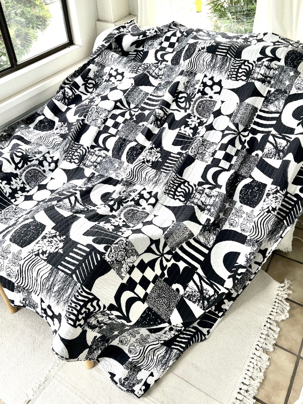 MARIMEKKO 'Yhdessa' Black and White  F/Q Quilted Coverlet 90" x 96"
